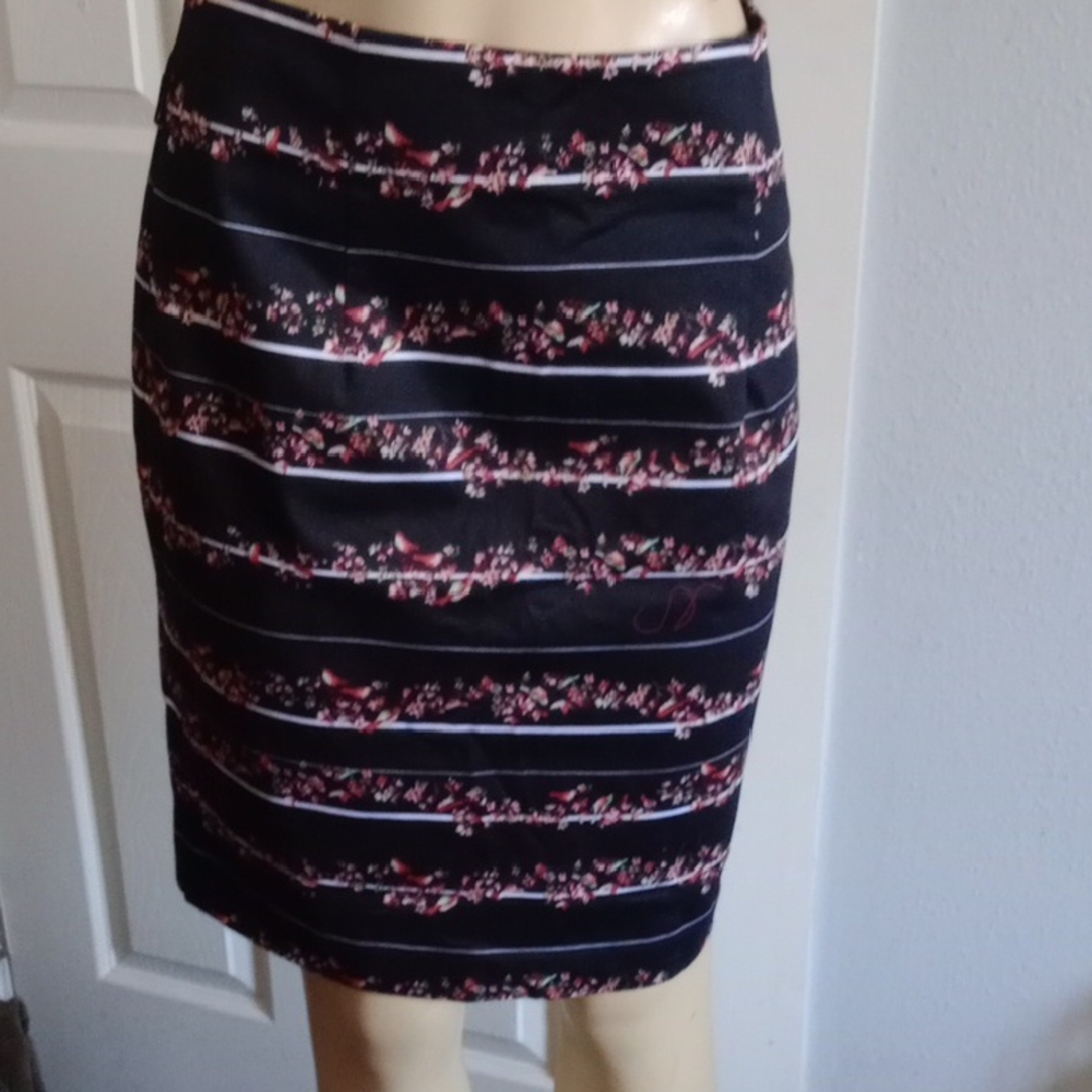 Worthington Black Floral Pencil Skirt